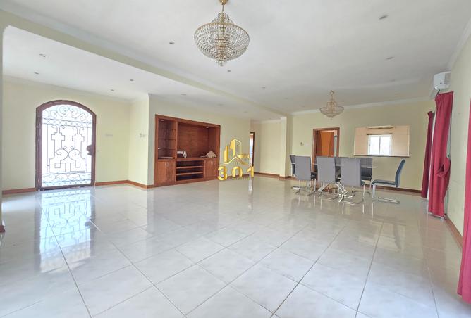 1003074 - Property Image 2