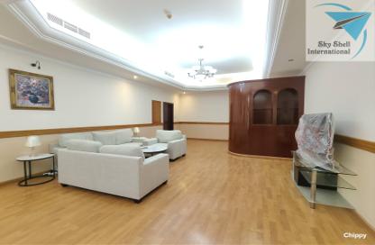 Apartment - 3 Bedrooms - 3 Bathrooms for rent in Seef - Capital Governorate