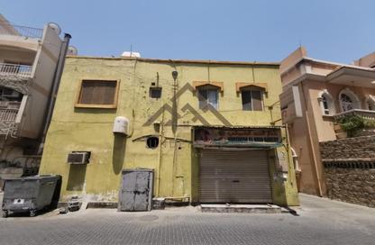 عمارة بالكامل - استوديو - 4 حمامات للايجار في الحد - المحرق