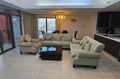 شقة - 3 غرف نوم - 4 حمامات للايجار في أمواج هومز - أمواج - المحرق