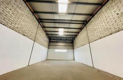 Warehouse - Studio - 2 Bathrooms for rent in Hidd - Muharraq Governorate