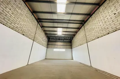 مستودع - استوديو - 2 حمامات للايجار في الحد - المحرق