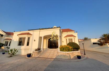 Compound - 4 Bedrooms - 4 Bathrooms for rent in Saar - Northern Governorate