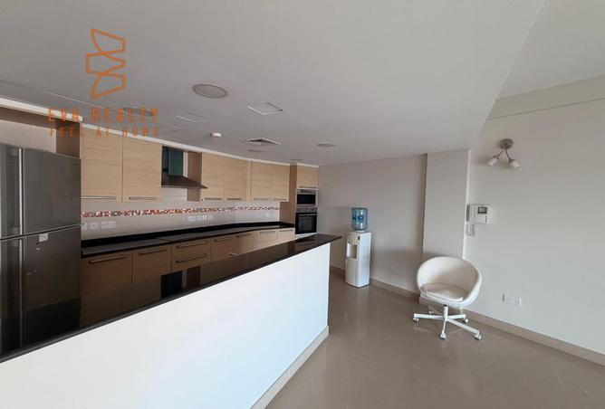 988740 - Property Image 2