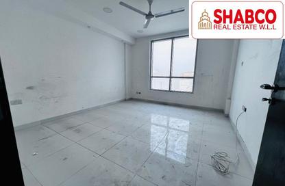 Apartment - 2 Bedrooms - 2 Bathrooms for rent in Salmaniya - Manama - Capital Governorate