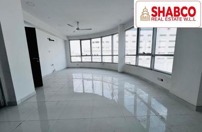 Apartment - 2 Bedrooms - 2 Bathrooms for rent in Salmaniya - Manama - Capital Governorate
