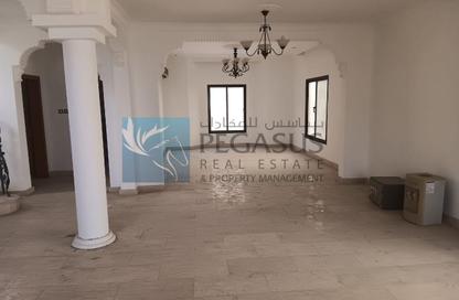 Villa - 4 Bedrooms - 4 Bathrooms for rent in Segaya - Manama - Capital Governorate