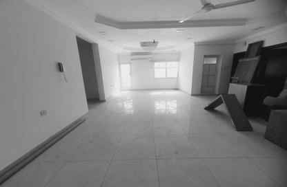 Apartment - 3 Bedrooms - 3 Bathrooms for rent in Arad - Muharraq Governorate