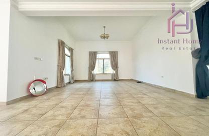 Villa - 4 Bedrooms - 3 Bathrooms for rent in Janabiya - Northern Governorate