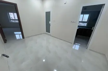 شقة - غرفة نوم - 1 حمام للايجار في توبلي - المحافظة الوسطى