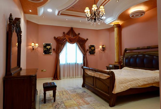 989347 - Property Image 2