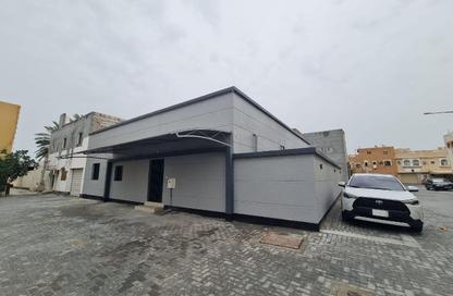 Villa - 3 Bedrooms - 3 Bathrooms for sale in Isa Town - Central Governorate