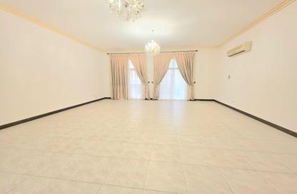 Apartment - 3 Bedrooms - 3 Bathrooms for rent in Mahooz - Manama - Capital Governorate