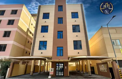 عمارة بالكامل - استوديو للبيع في الجنبية - المحافظة الشمالية