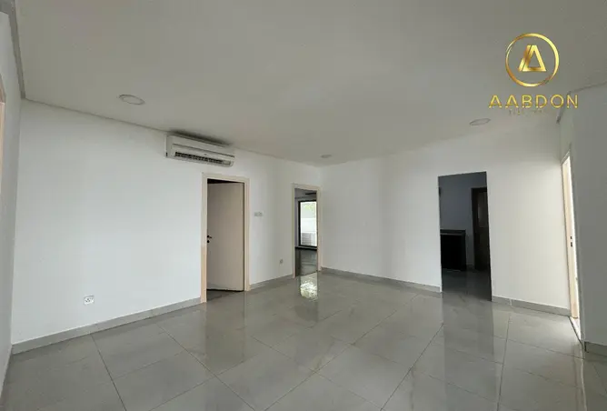 56733628 - Property Image 3