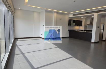 Apartment - 2 Bedrooms - 4 Bathrooms for rent in Reef Island - Capital Governorate