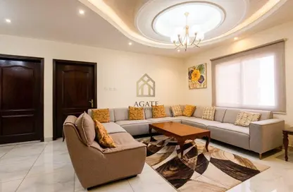 Apartment - 3 Bedrooms - 3 Bathrooms for rent in Al Juffair - Capital Governorate