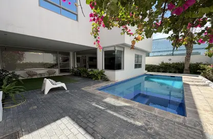 Compound - 4 Bedrooms - 5 Bathrooms for rent in Saar - Northern Governorate