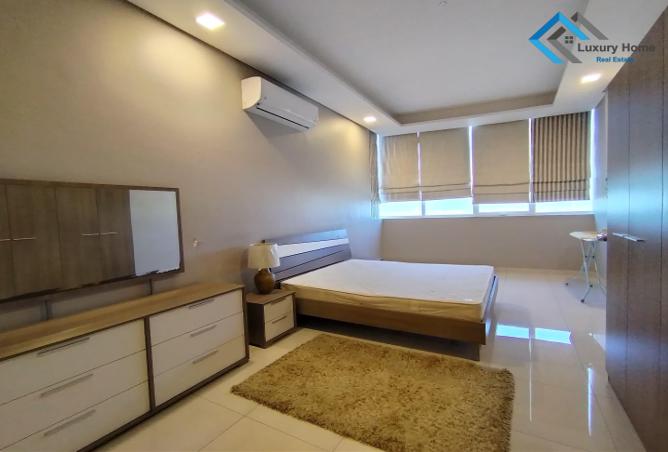 52302140 - Property Image 3