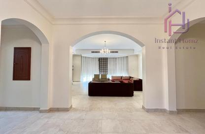Villa - 4 Bedrooms - 5 Bathrooms for rent in Janabiya - Northern Governorate