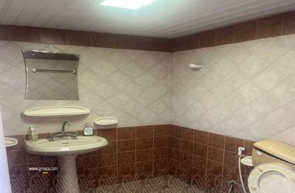 Villa - 6 - 4 for sale in Arad - Muharraq Governorate