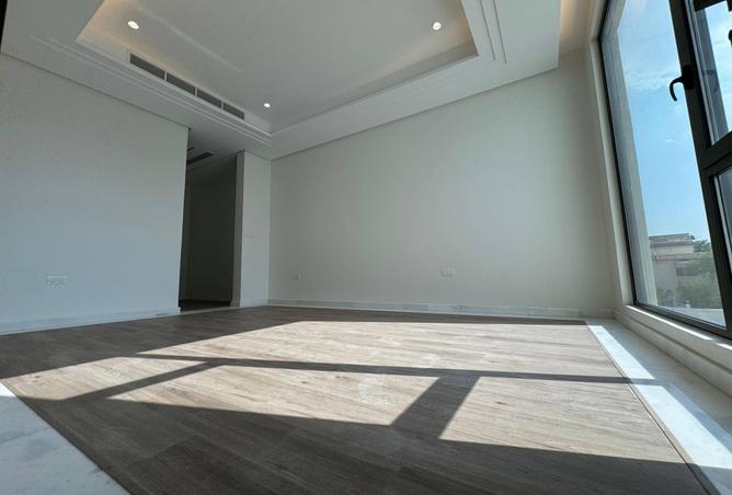 992925 - Property Image 3