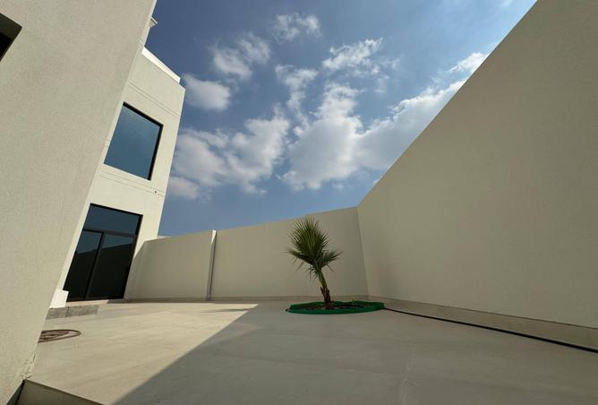 992925 - Property Image 2