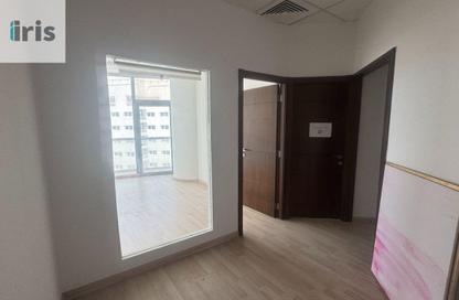 Office Space - 2 Bedrooms - 2 Bathrooms for rent in Sanabis - Manama - Capital Governorate