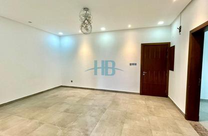 Apartment - 2 Bedrooms - 2 Bathrooms for rent in Galali - Muharraq Governorate