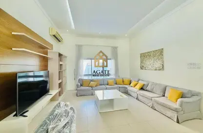 Villa - 4 Bedrooms - 6 Bathrooms for rent in Arad - Muharraq Governorate