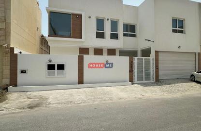 Villa - 5 Bedrooms - 6 Bathrooms for sale in Hidd - Muharraq Governorate