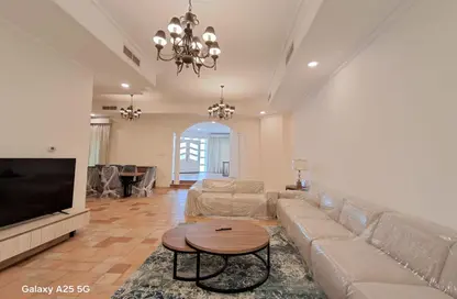 مجمع سكني - 4 غرف نوم - 4 حمامات للايجار في سار - المحافظة الشمالية