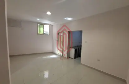 Apartment - Studio - 1 Bathroom for rent in Salmaniya - Manama - Capital Governorate