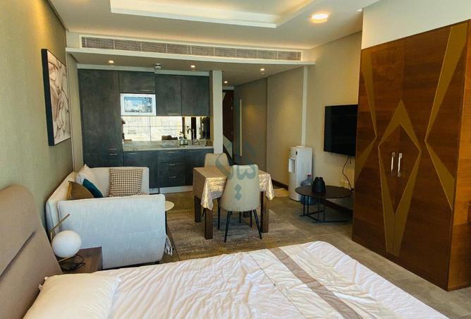 987215 - Property Image 2