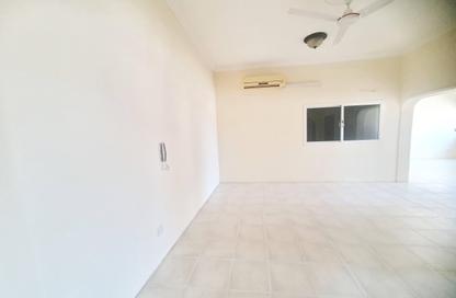 Apartment - 3 Bedrooms - 2 Bathrooms for rent in Mahooz - Manama - Capital Governorate Apartment - 3 Bedrooms - 2 Bathrooms for rent in Mahooz - Manama - Capital Governorate