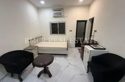 Apartment - Studio - 1 Bathroom for rent in Gudaibiya - Manama - Capital Governorate