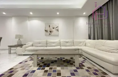 Apartment - 2 Bedrooms - 3 Bathrooms for rent in Al Juffair - Capital Governorate