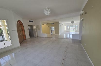 Villa - 4 Bedrooms - 4 Bathrooms for rent in Janabiya - Northern Governorate
