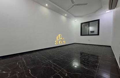 Apartment - 2 Bedrooms - 2 Bathrooms for rent in Busaiteen - Muharraq Governorate