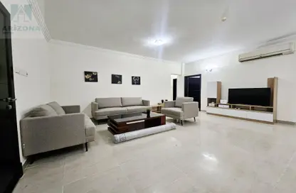 Apartment - 2 Bedrooms - 2 Bathrooms for rent in Al Juffair - Capital Governorate