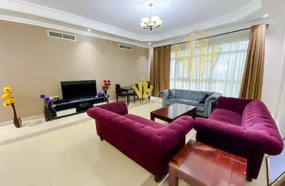 Apartment - 3 Bedrooms - 3 Bathrooms for rent in Al Juffair - Capital Governorate