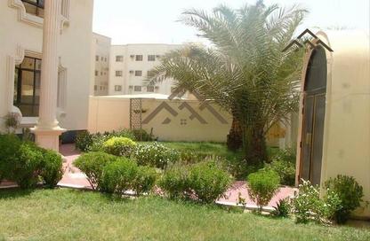 عمارة بالكامل - استوديو - 7 حمامات للبيع في أم الحصم - المنامة - محافظة العاصمة