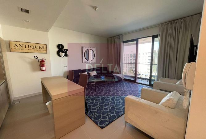 989233 - Property Image 3