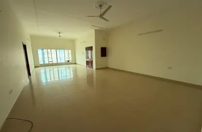 Apartment - 3 Bedrooms - 2 Bathrooms for rent in Arad - Muharraq Governorate