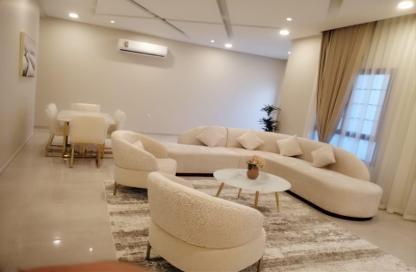 Villa - 5 Bedrooms - 6 Bathrooms for rent in Busaiteen - Muharraq Governorate