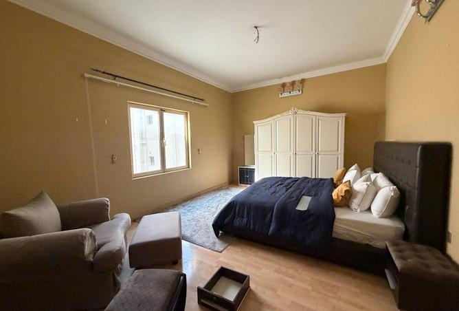 989812 - Property Image 3