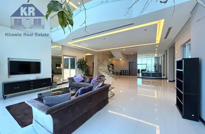 Apartment - 4 Bedrooms - 5 Bathrooms for sale in Al Juffair - Capital Governorate