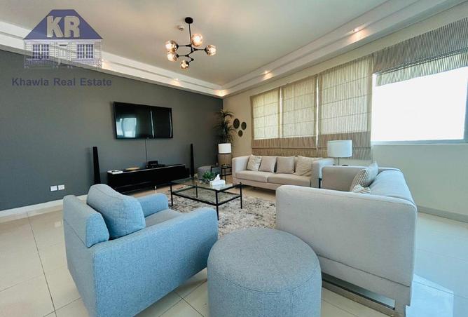 989696 - Property Image 2