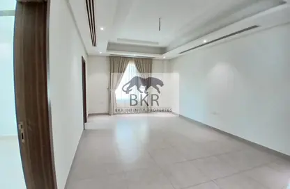 Apartment - 2 Bedrooms - 2 Bathrooms for rent in Al Burhama - Manama - Capital Governorate