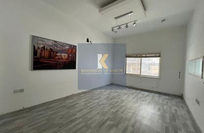 Office Space - Studio - 2 Bathrooms for rent in Tubli - Central Governorate